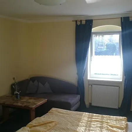 Gasthof Gaststätte&pension Zur Heimat 2*